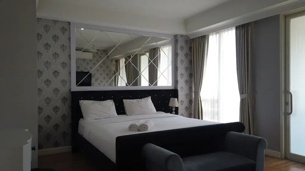 Deluxe 3BR Apartment with City View at Landmark Residence
