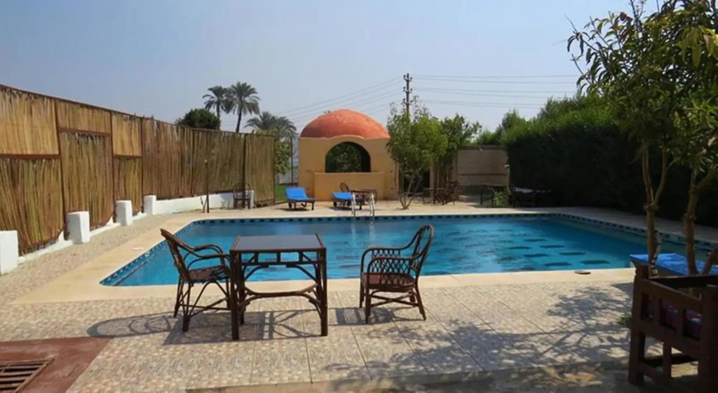 Nile Compound