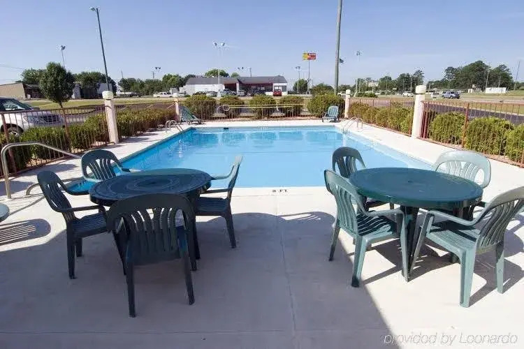 Motel 6 Abbeville, AL