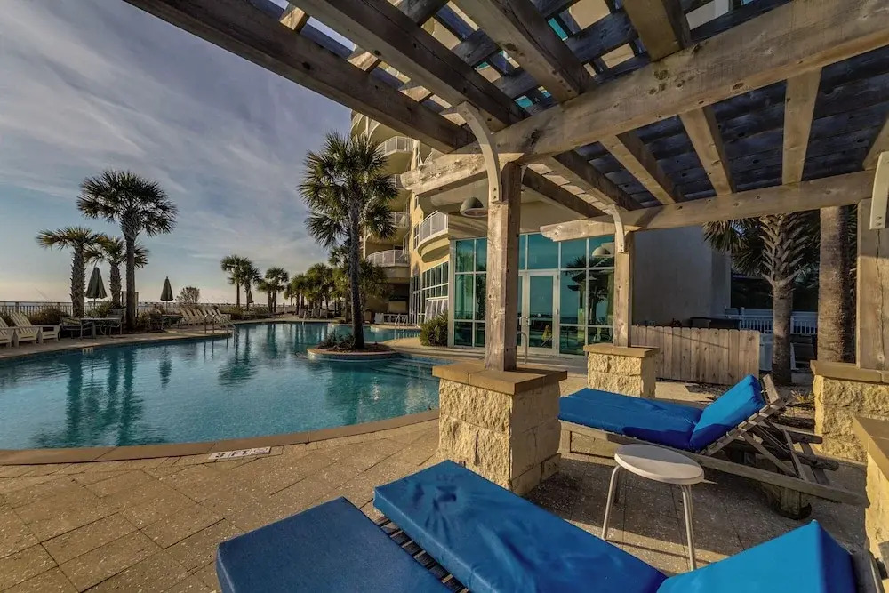 Beautiful 5th Floor Aqua Resort unit with direct Ocean Views, Sleeps 8