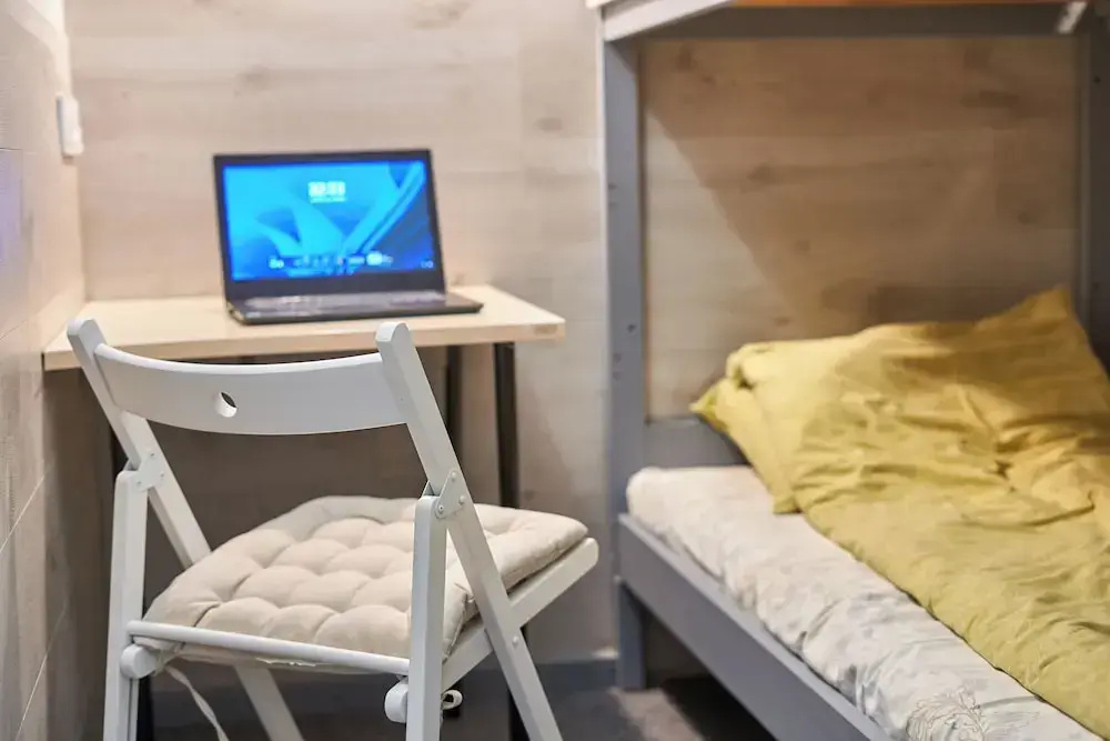 Tokyo Vibes - Private Sleeping Pods Hostel, Self check-in