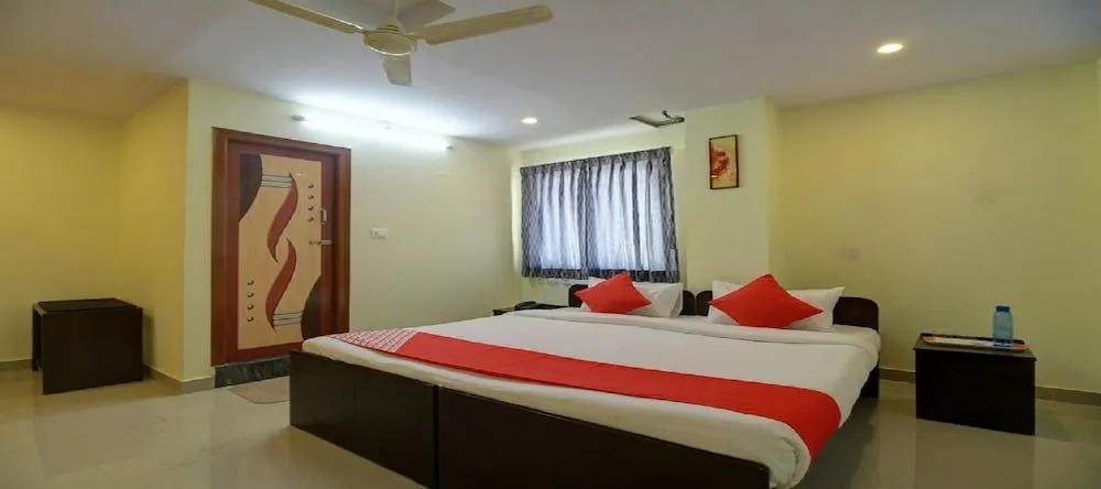 OYO 15564 Felicity Inn