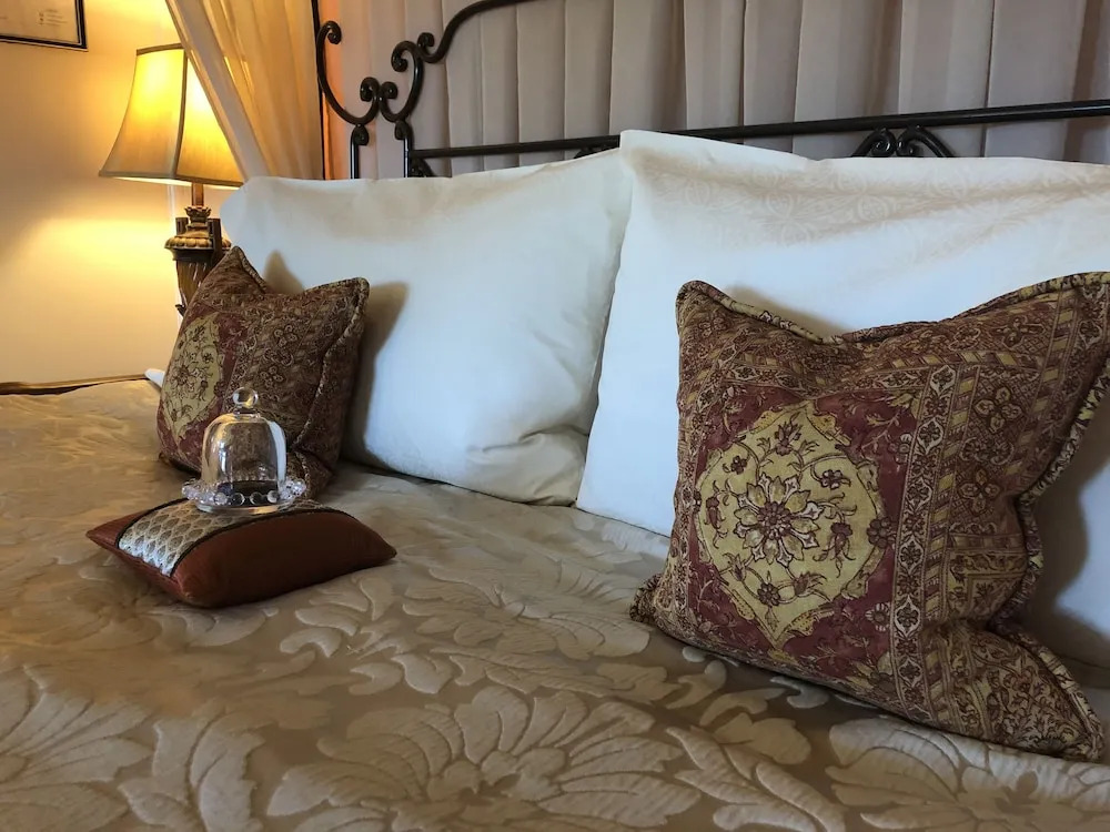 Villa Marco Polo Bed and Breakfast Inn