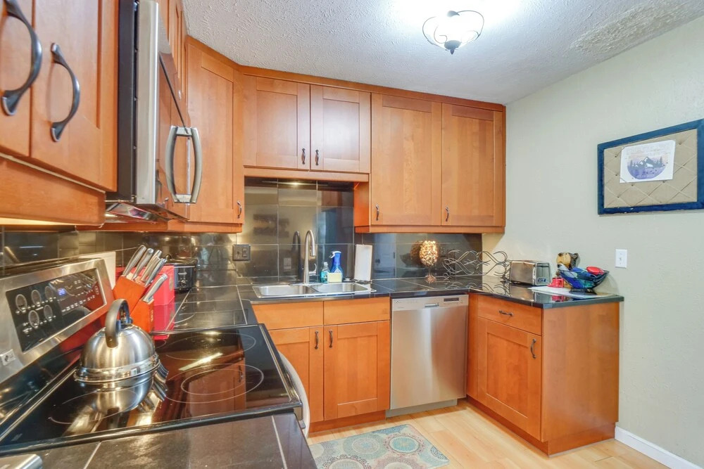 Ski-In Retreat w/ Pool! 2 Blocks to Main St Breck