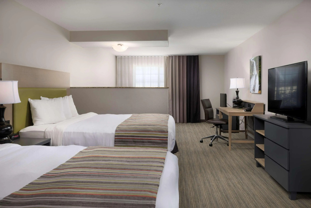 Country Inn & Suites by Radisson, Portland International Airport, OR