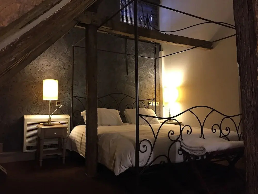 The Riverside Inn