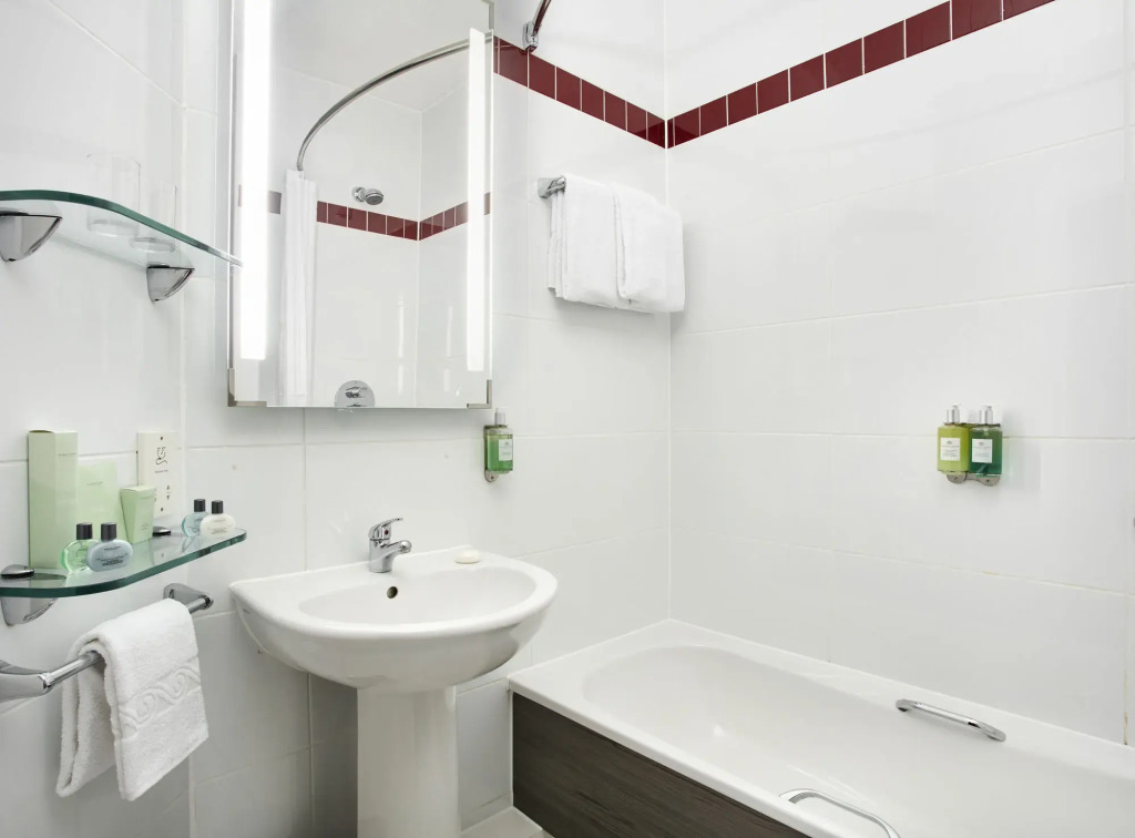 Leonardo Hotel Swindon