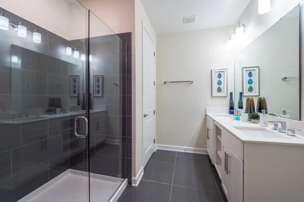 Chic Ultra Modern Near Disney! 4 Bedroom Condo