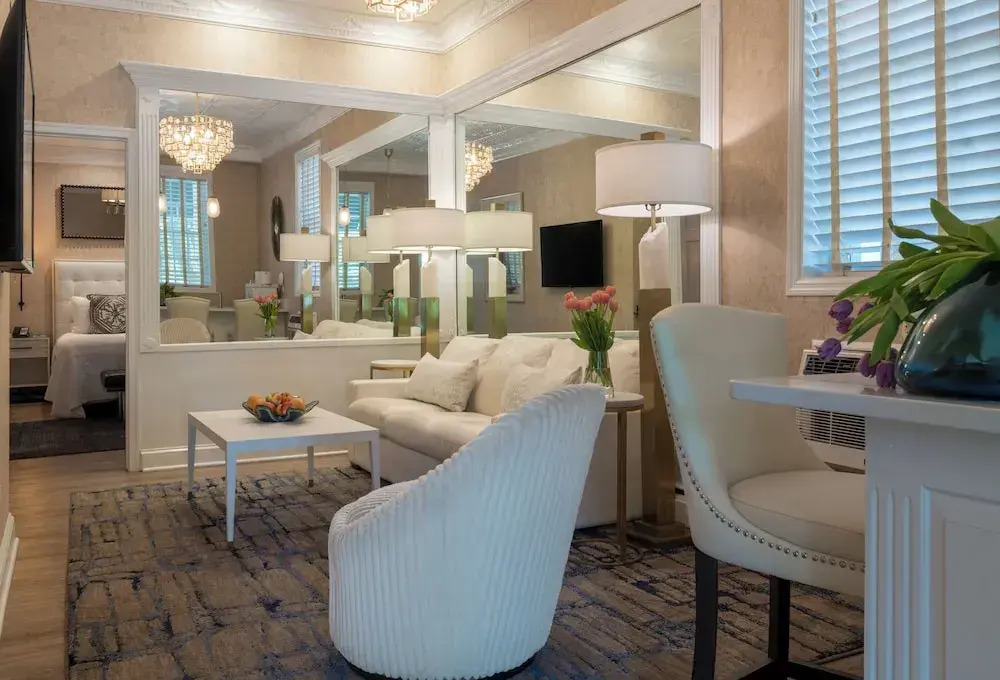Chateau Inn and Suites