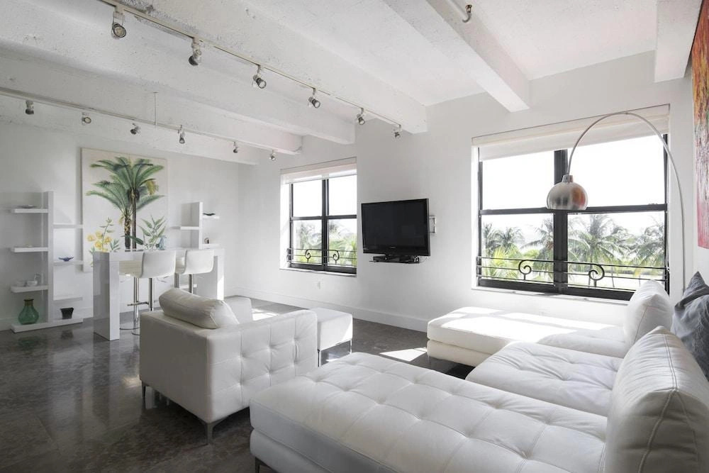 The Netherland 1 BR Condo on Ocean Drive - Miami Beach - RSM 42371