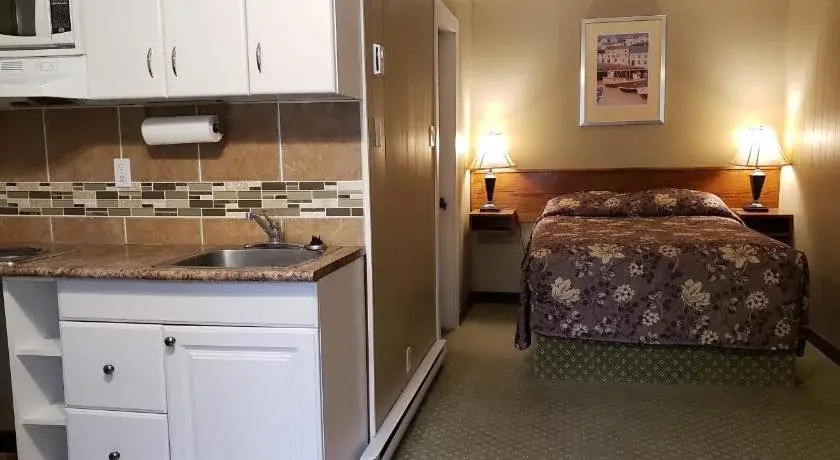 Malahat Bungalows Motel