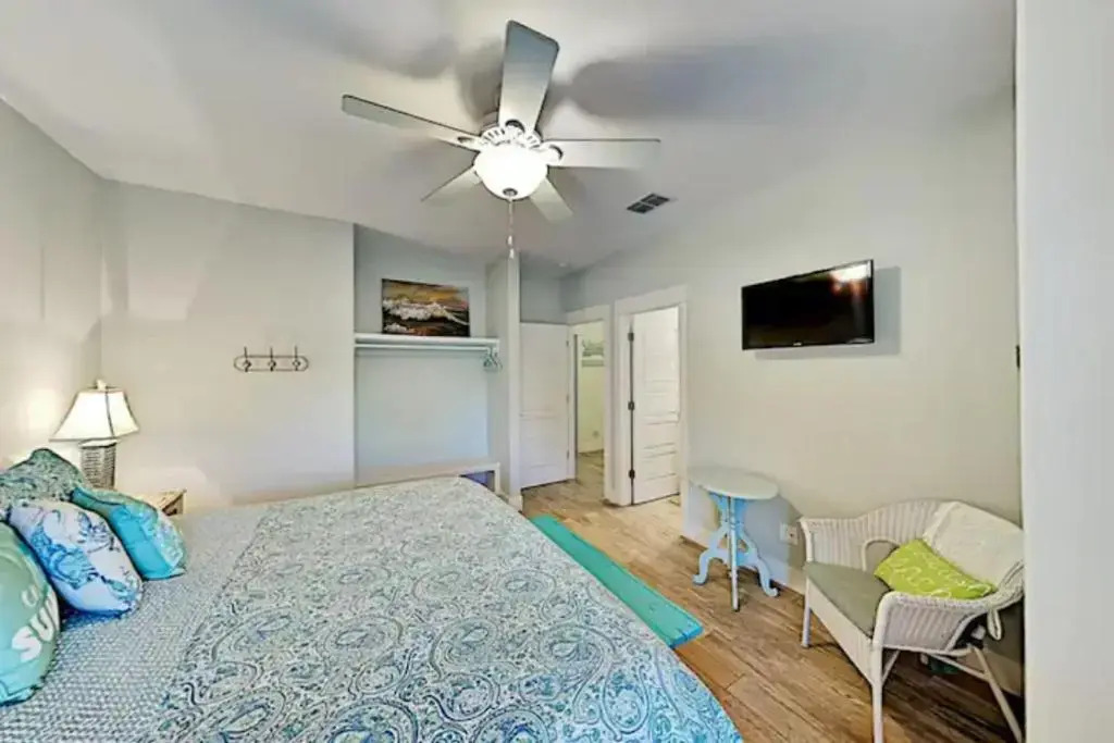 Steps to The Beach! Beautiful 4 BDRM 5 Bath Home W/Pool & Hot Tub