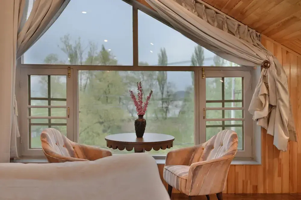 Tree of Life Lakeside Cottage, Srinagar