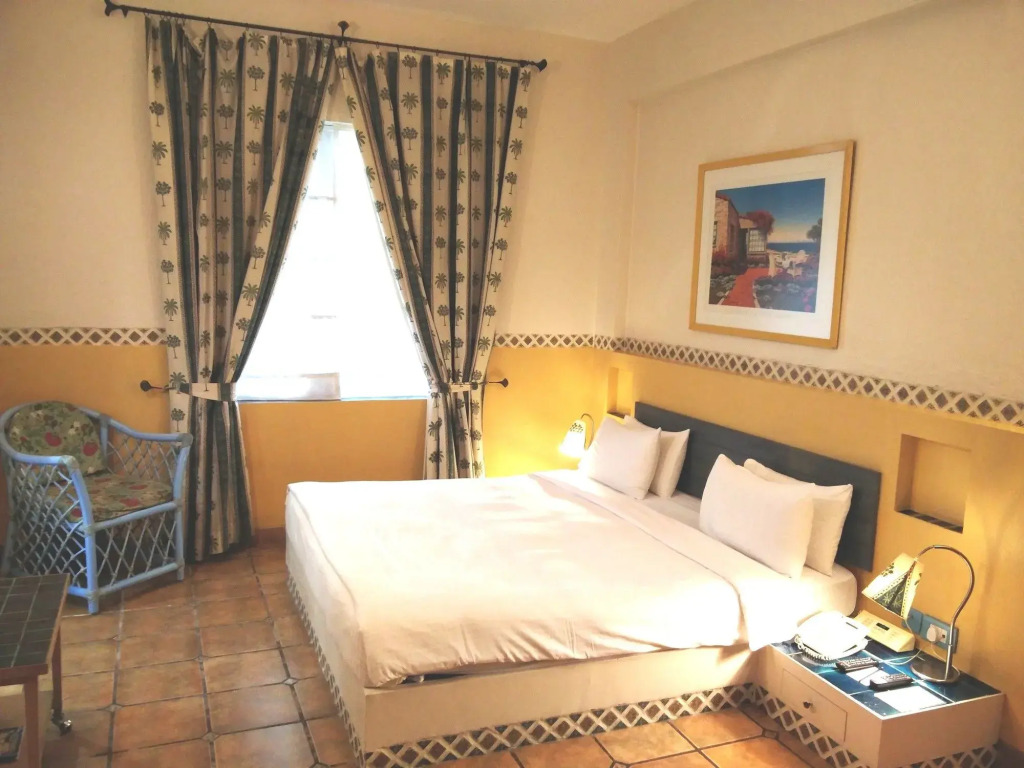The Gordon House Hotel - Near Gateway Of India