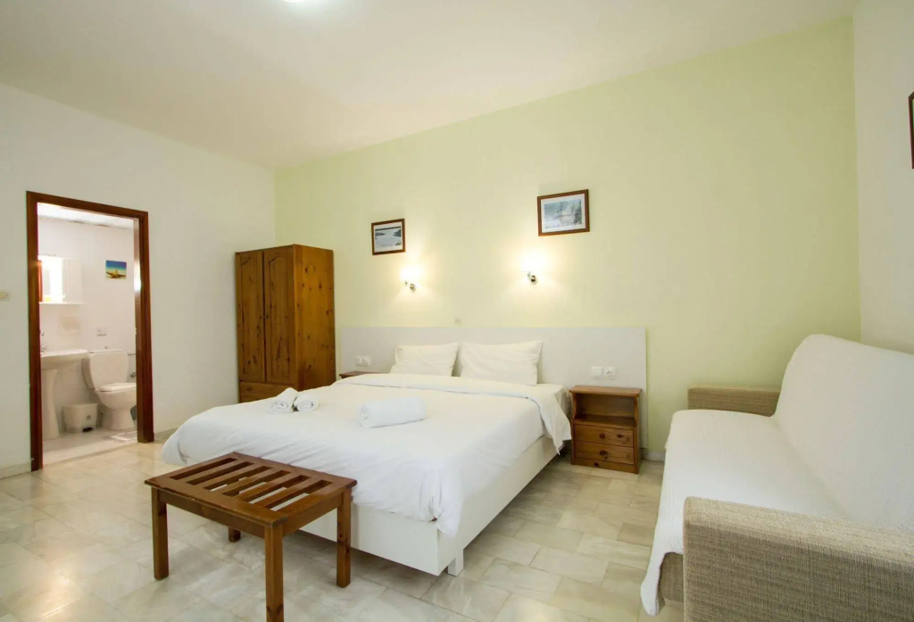 Revekka Rooms Bed & Breakfast
