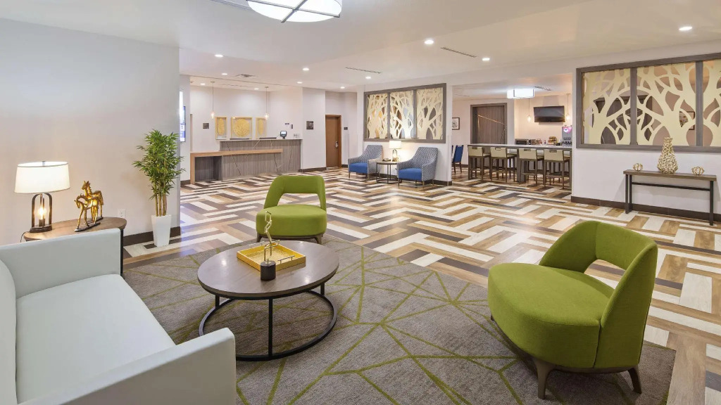 Best Western Green Oak Inn & Suites
