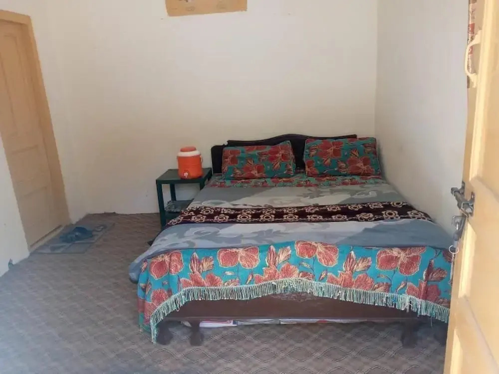 Zahoor Hotel And Restaurant
