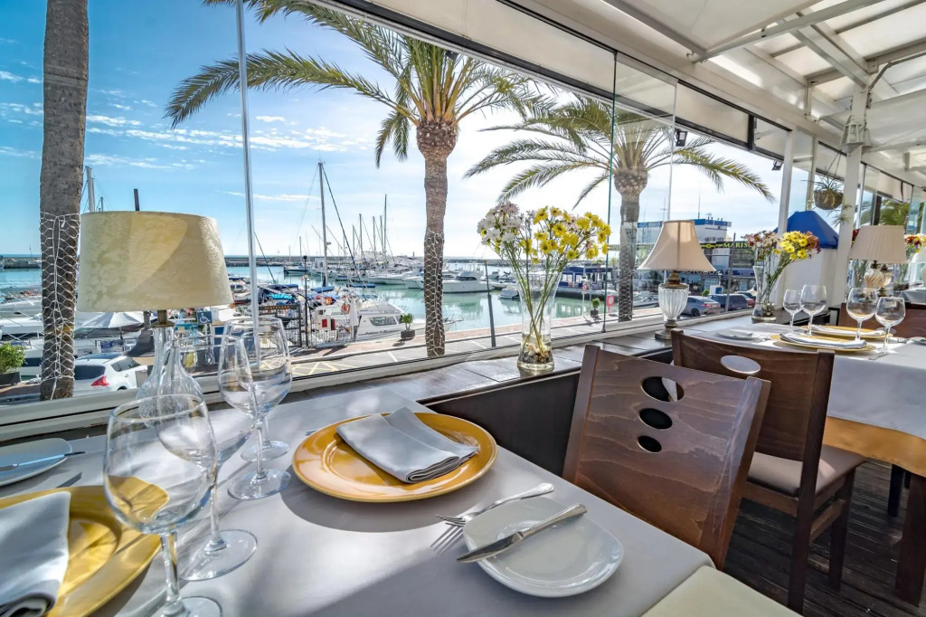 LAE13.1D- Apotel  Estepona hills by Roomservices
