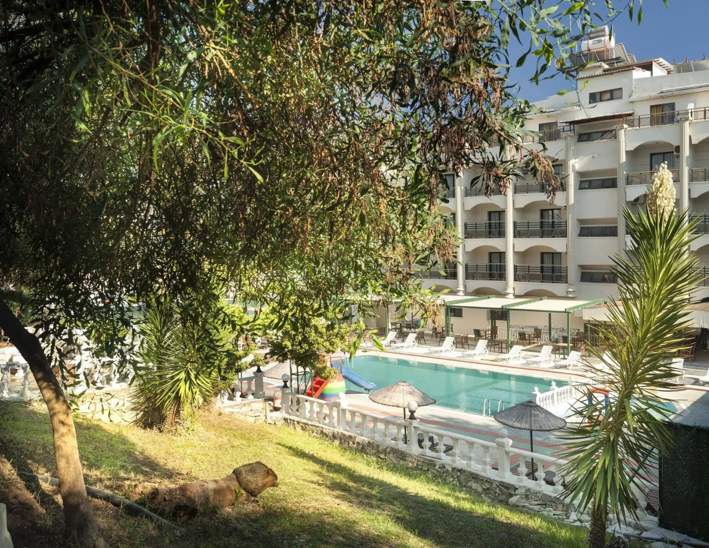 Temple Beach Hotel