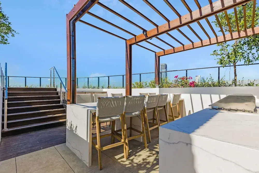 FV Dream 2 BED Apt+ Pool+ Free Parking Qfv211-16
