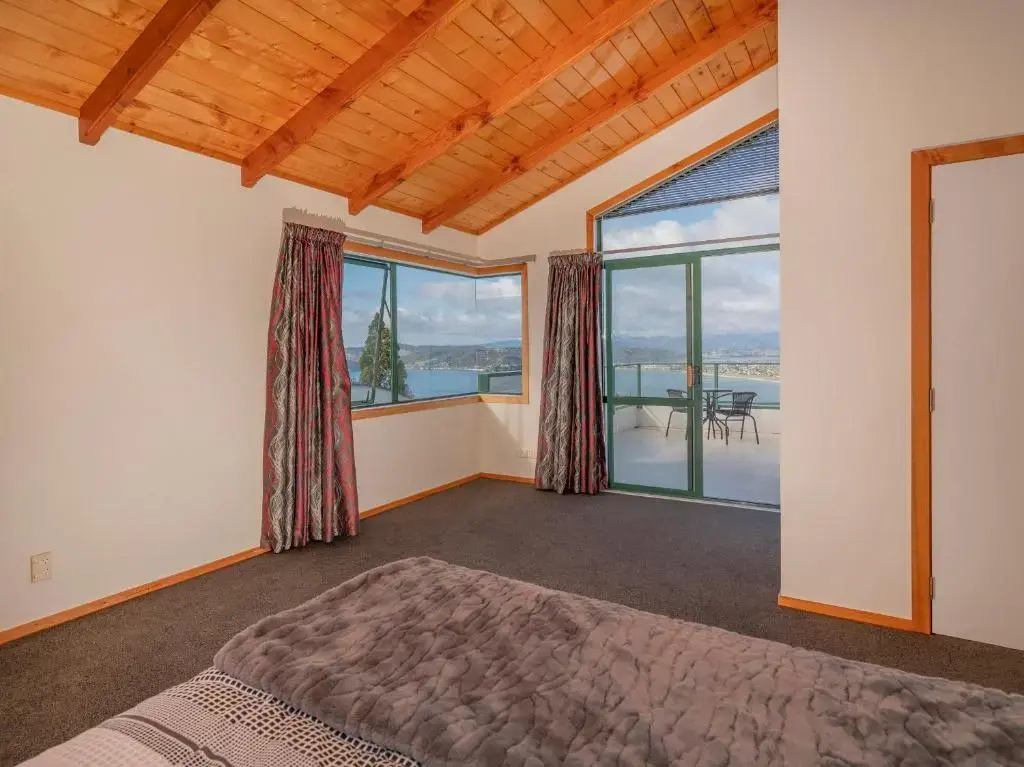 Sensational on Centennial - Whitianga Holiday Home