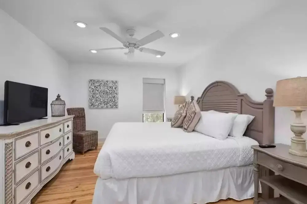 New Rental! 6br + 2 Bonus Rooms Private Pool + Golf Cart Walk To Seaside! 6 Bedroom Home by RedAwning