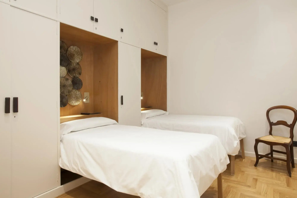 SAGRADA FAMILIA   Sagrada Familia Luxury Flat for 6