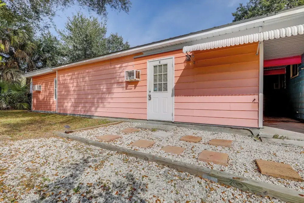1 Block to Dtwn! Walkable Stay in Stuart