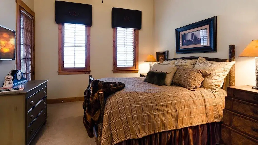 5th Street Penthouse 3 BedroomCondo By Moving Mountains