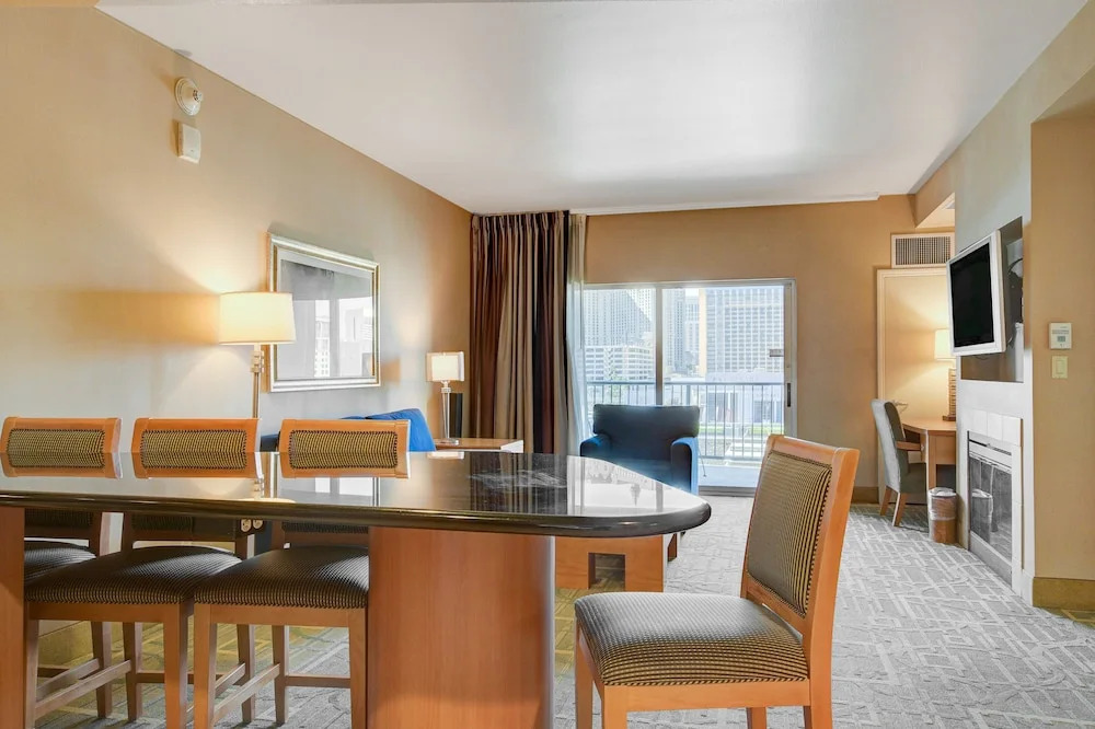 Sapphire Skyline Premium Suite