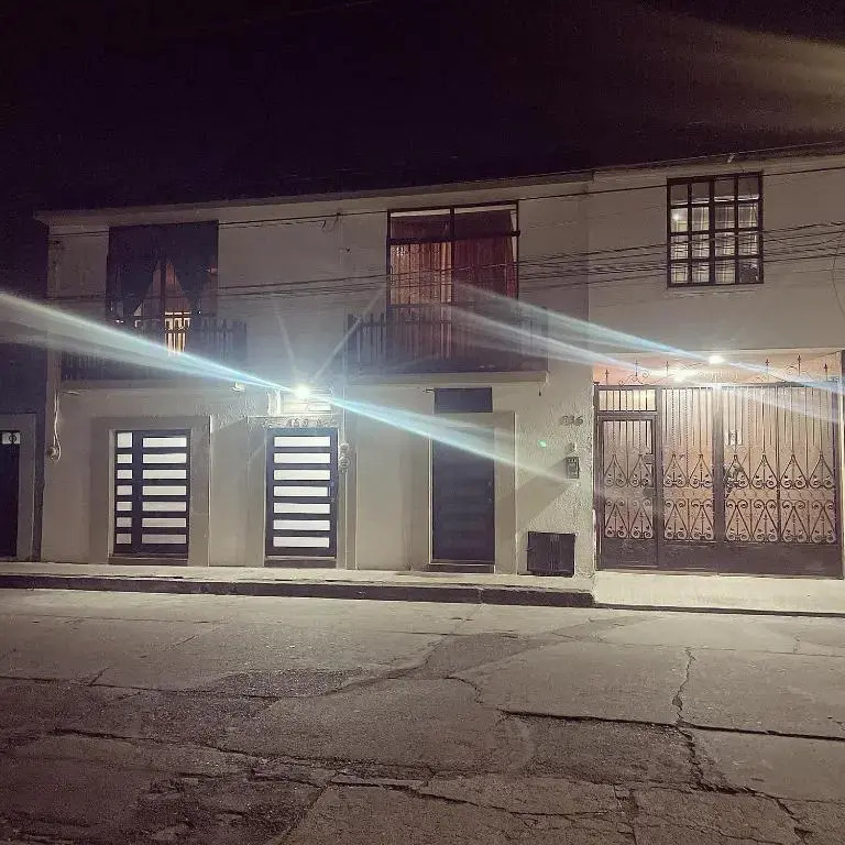 Agradable y caluroso apartamento de 3 recamaras y 2 Baños Completos recién remodelado