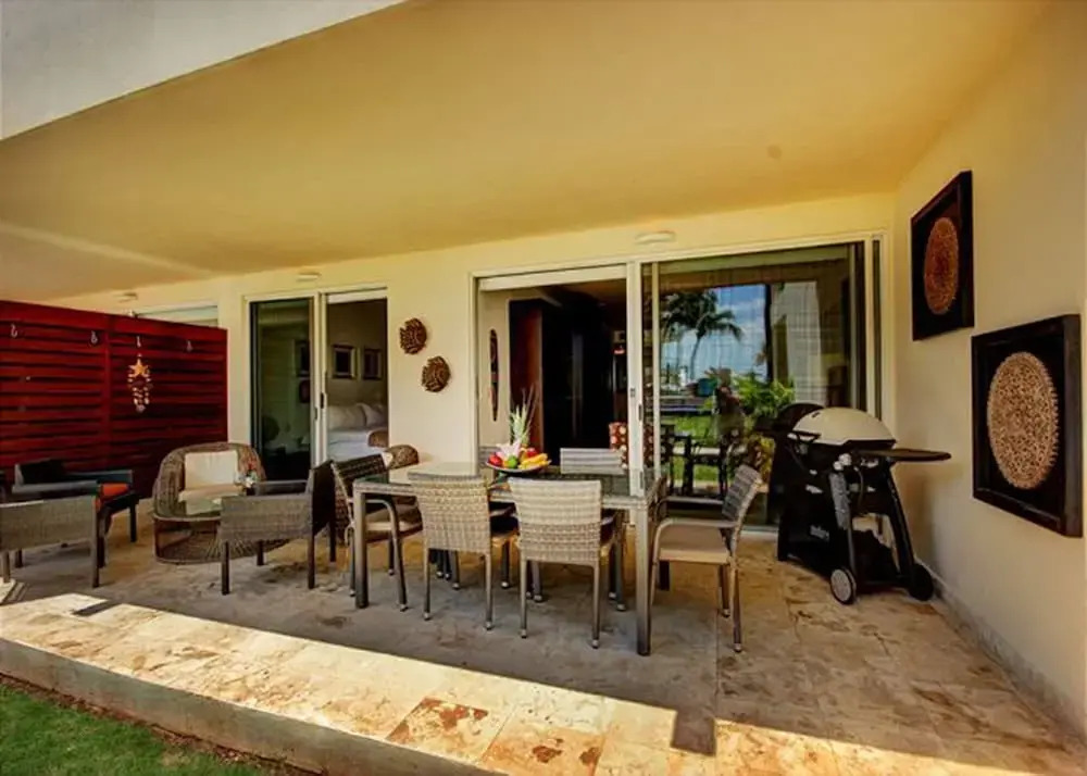 Beachfront Condo-hotel by Tripintravel