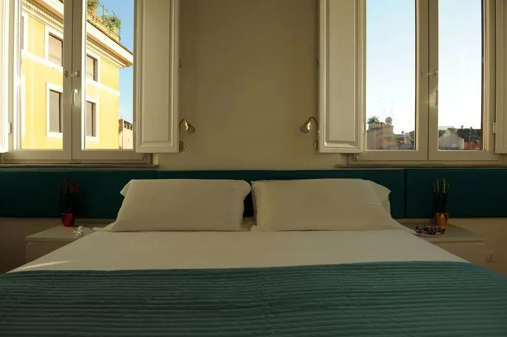 Superior Relais FCollection Temple View