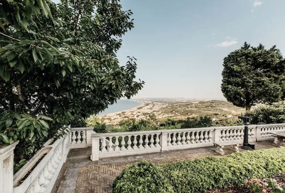 SECRET GARDEN - Suites & Apartments