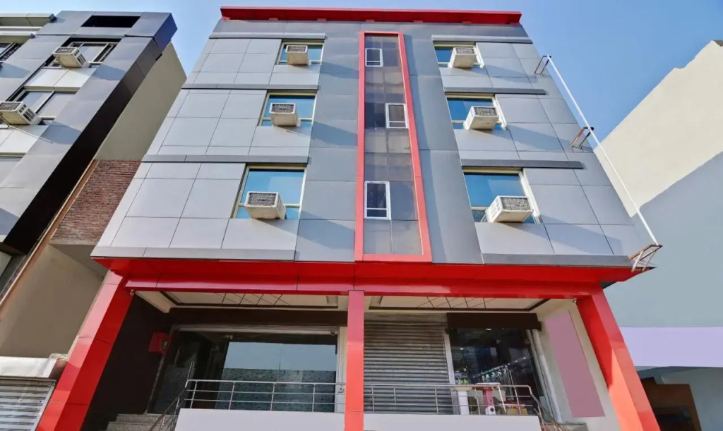 Treebo Resto- Near Lucknow Railway Station