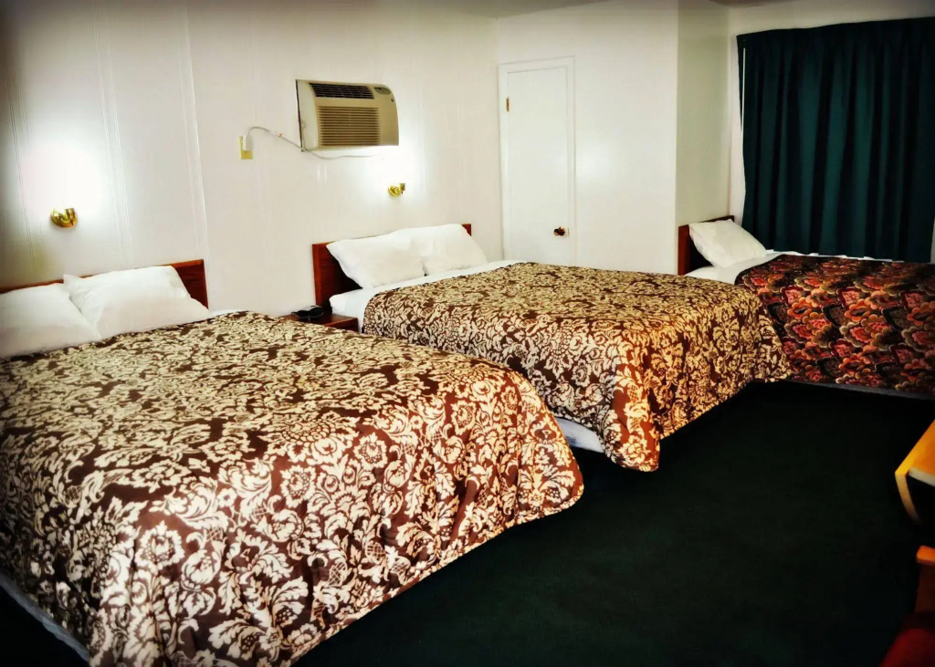 Town House Motel