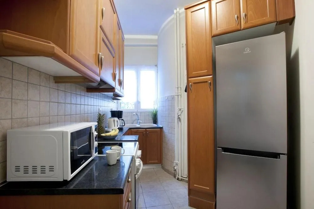 Comfortable Apartment At The Foot of The Odeon of Herodes Atticus