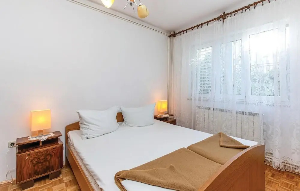 Amazing apartment in Novi Vinodolski w/ 3 Bedrooms