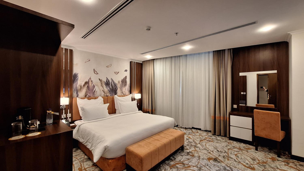 TULIP PLAZA - By Le Park Concord