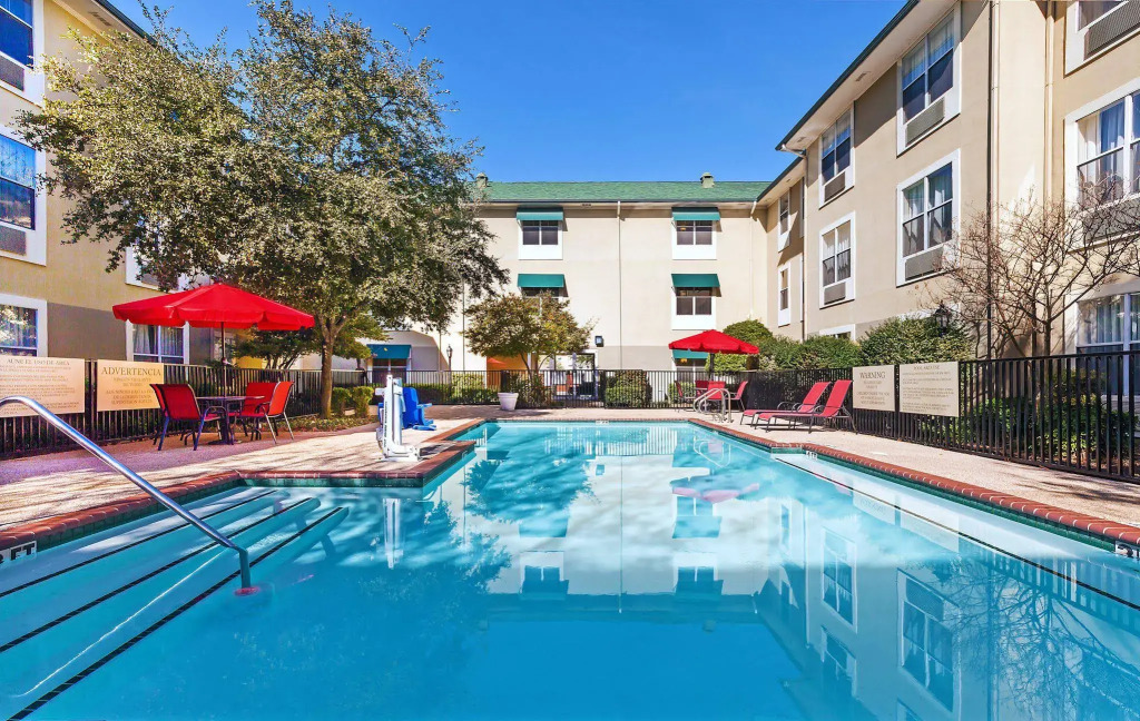Candlewood Suites Market Center by IHG