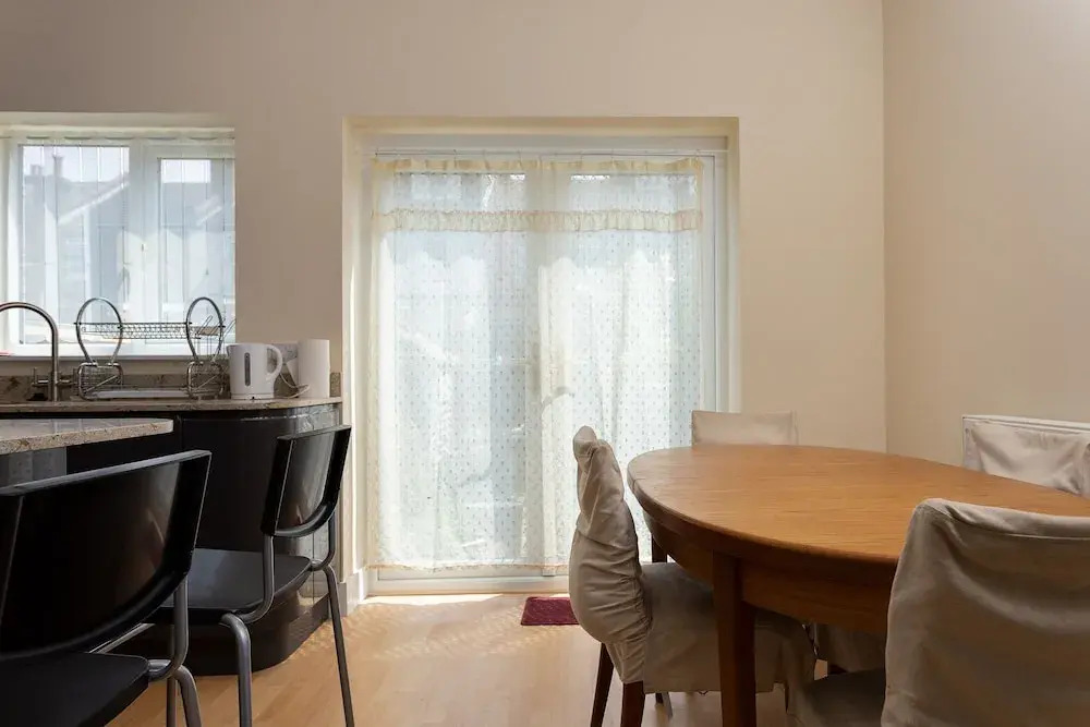 2 Bedroom House In Tooting With Garden