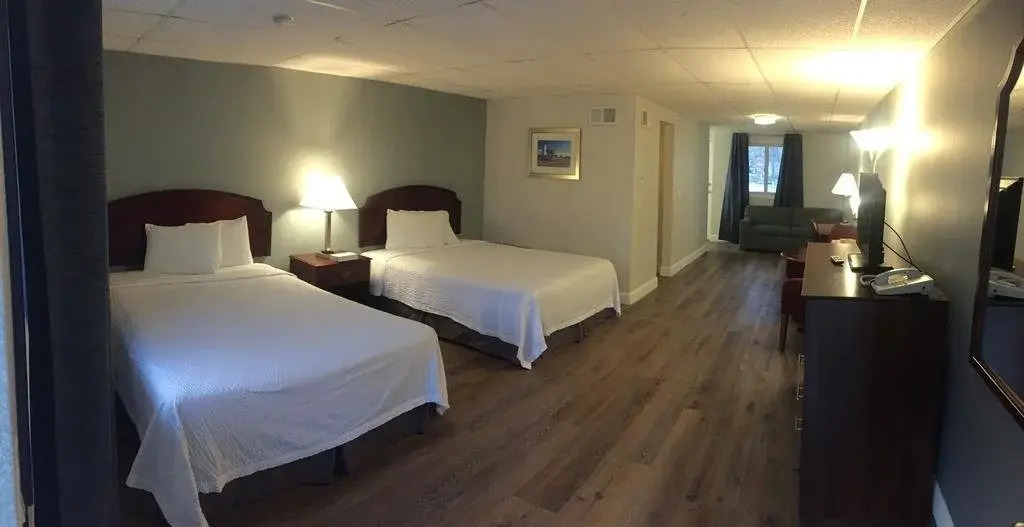 Hyannis Inn