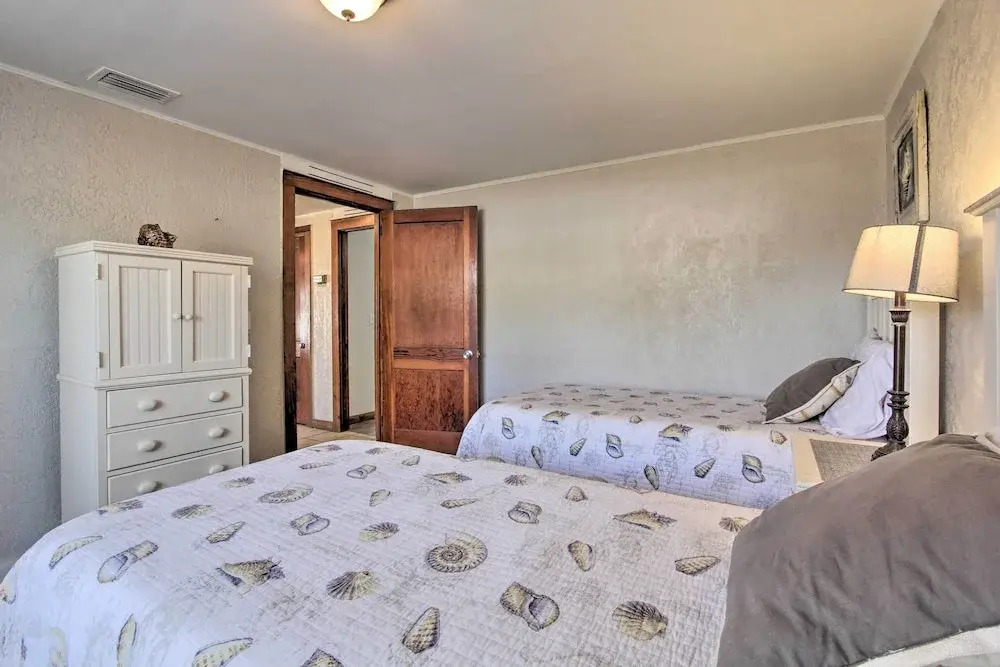 Live Like a Local - Bayfront Panama City Home