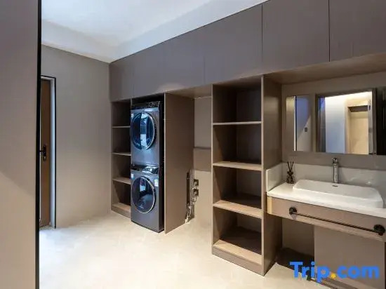 Ye Yuchen Esports Movie Hotel (Xinhua Street Shangfeng Square Branch)