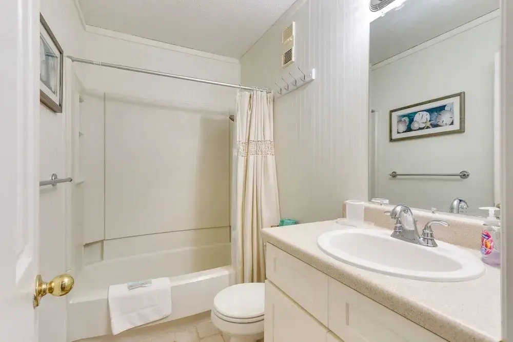 Hilton Head Resort Condo w/ 4 Pools: Walk to Beach