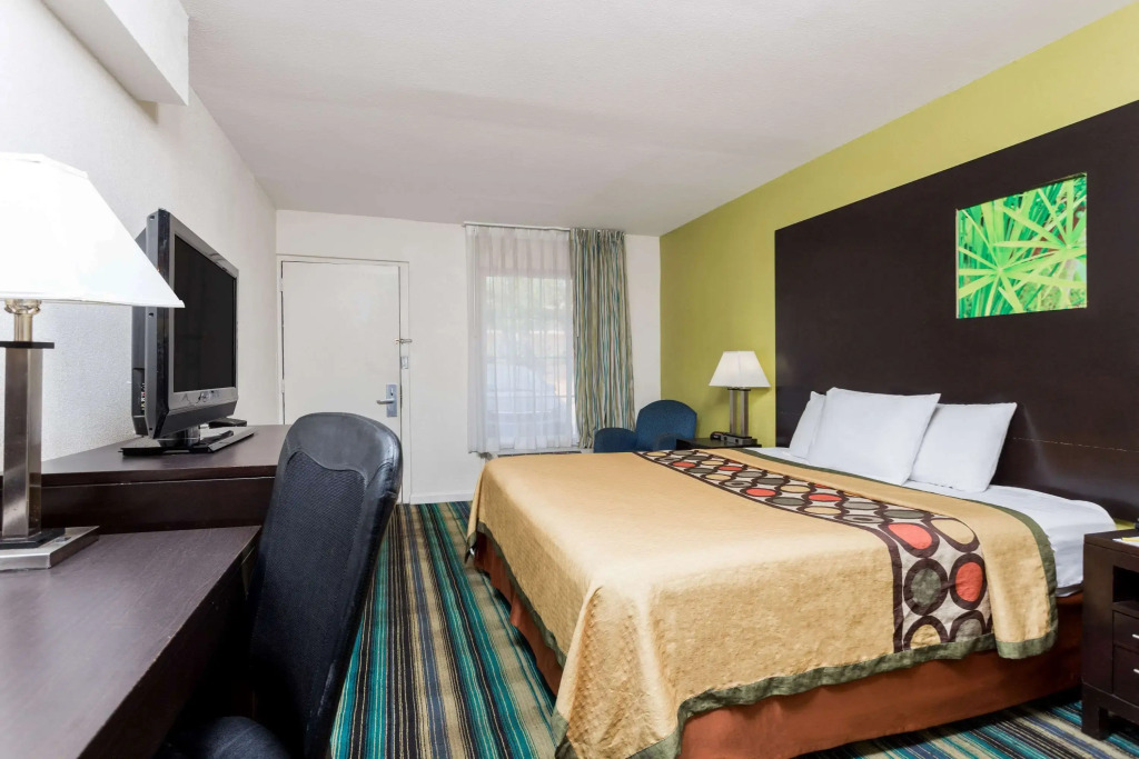 Super 8 by Wyndham Augusta