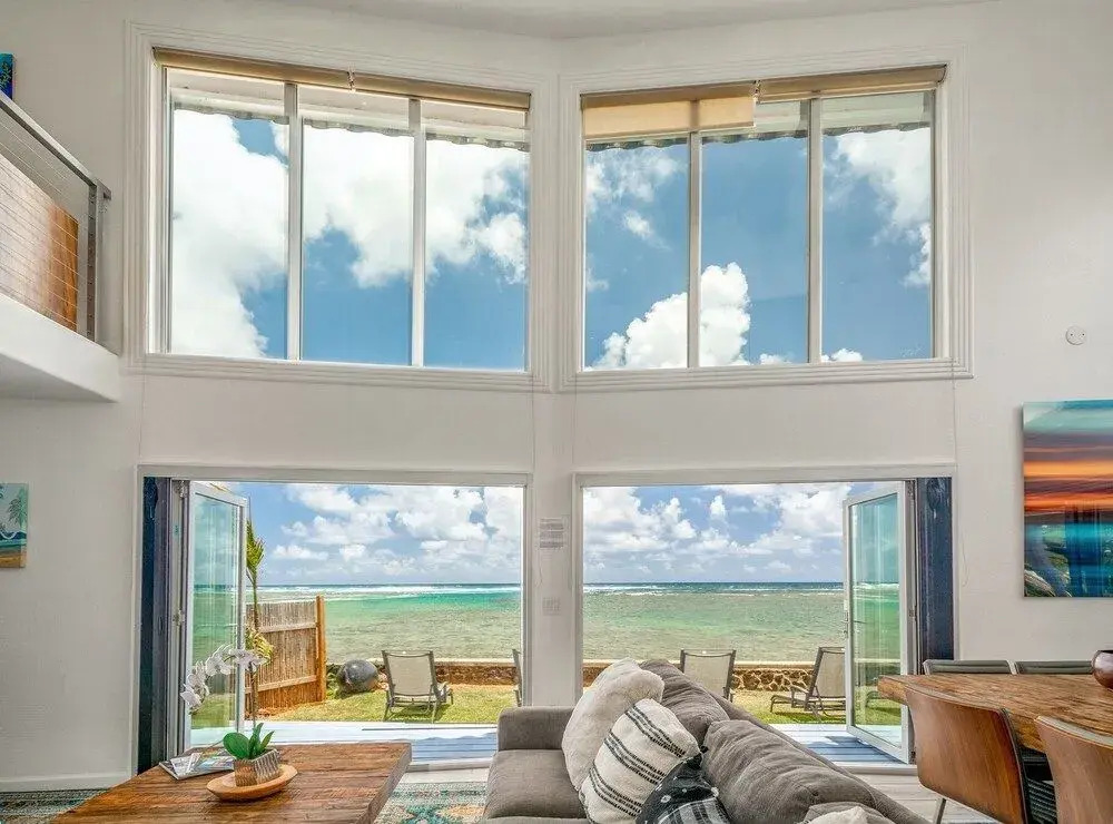 Bond House 4 Bedroom Home by RedAwning