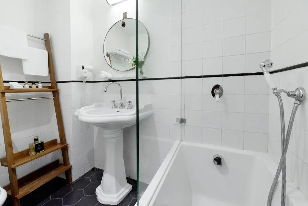 Lily & Bloom Boutique Hotel