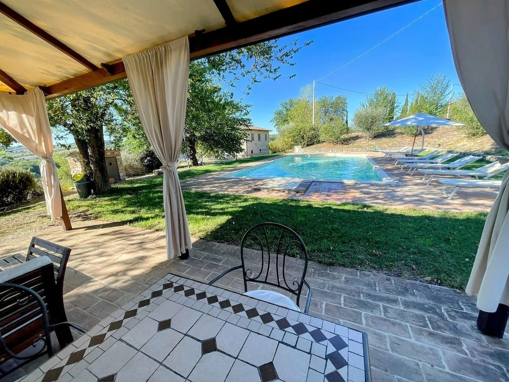 Todi By The Pool/10 Guests-exclusive Pool/walk To Todi 5 Kms/restaurant 0.5 Kms