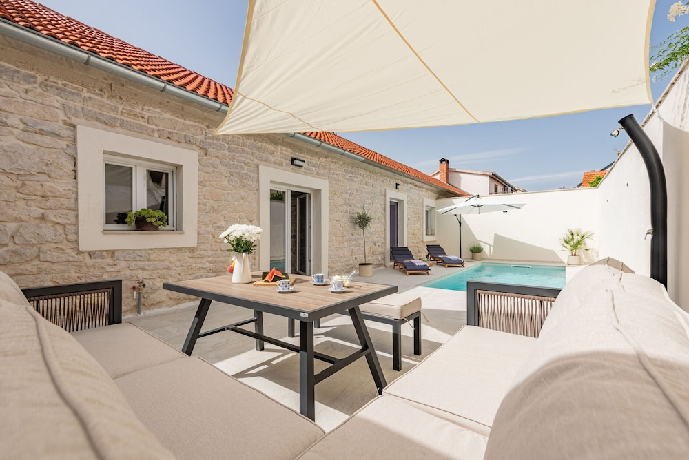 Villa Pod Murvom ZadarVillas